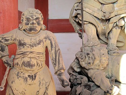 仁和寺中門の仏像