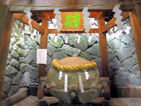 狭井神社の水