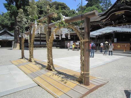 大神神社の茅の輪くぐり