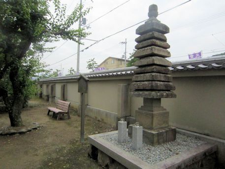 達磨寺の九重石塔
