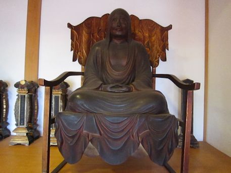 達磨寺の木造達磨坐像