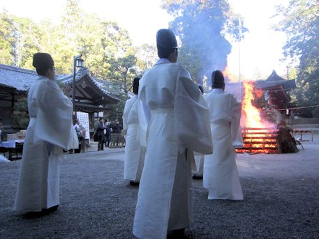 石上神宮のお火焚祭