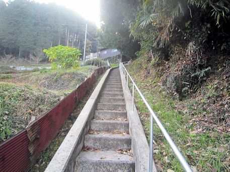 高家春日神社の階段
