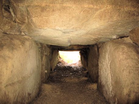 秋殿南古墳の横穴式石室