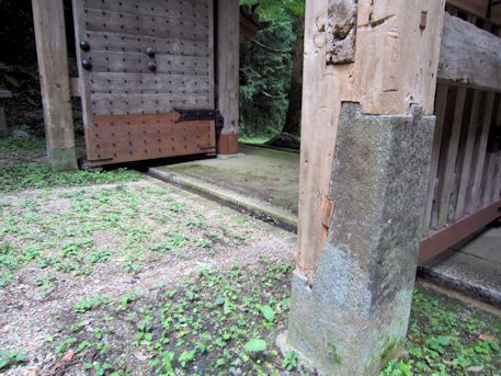 談山神社東大門の修理
