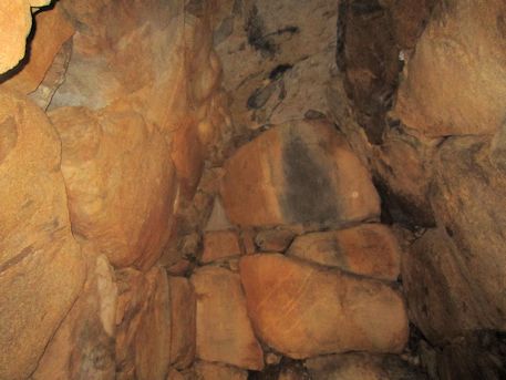 カンジョ古墳の横穴式石室