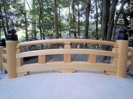 大神神社の太鼓橋