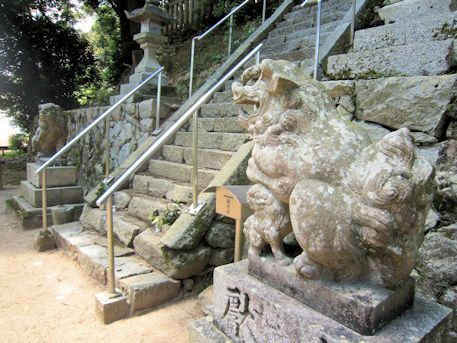 川合八幡神社の狛犬