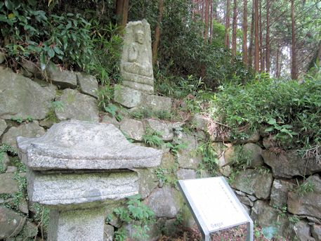 談山神社西大門跡の石仏
