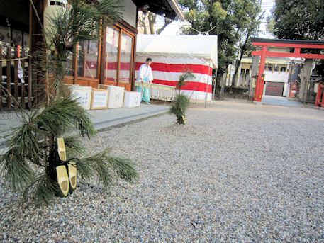 率川神社の門松
