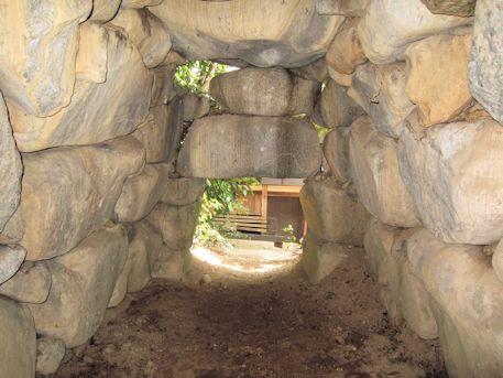 慶運寺裏古墳の横穴式石室