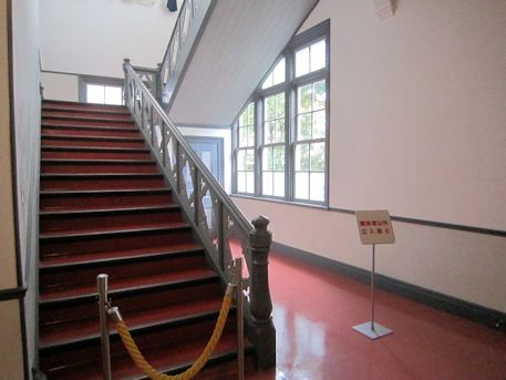 記念館階段