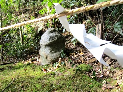 飛鳥坐神社の陰陽石