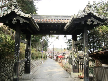 吉野山黒門