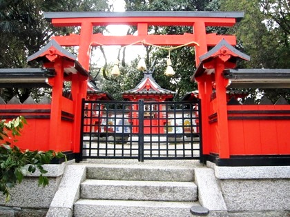 奈良豆比古神社の本殿