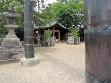 楢神社の銅鳥居