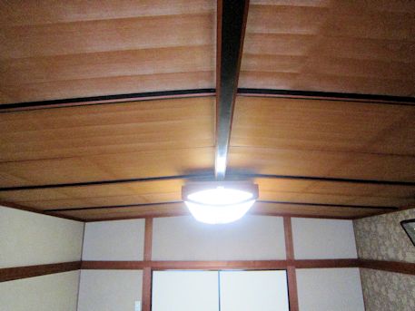 舟底天井の照明