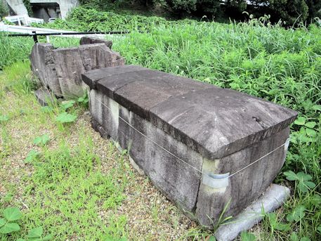 小山２号墳の家形石棺
